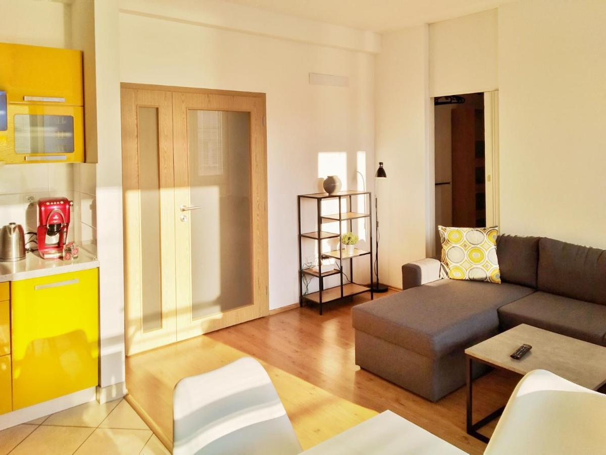Yellow Apartment Ostrava Exterior foto